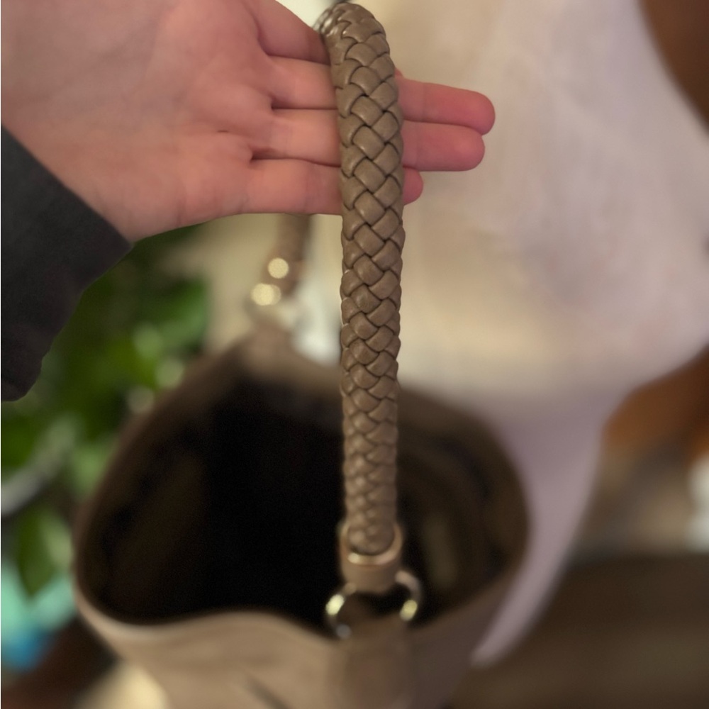 Elegant, boho shoulder bag. - Picture 3 of 15